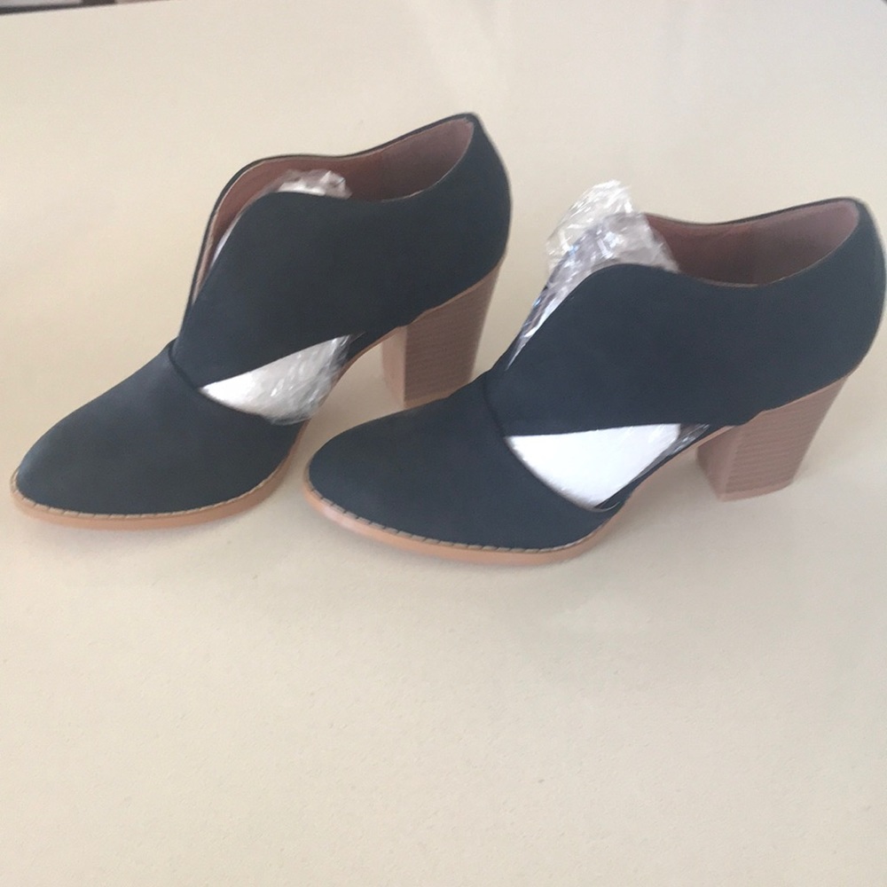 Jolimall black ankle heels